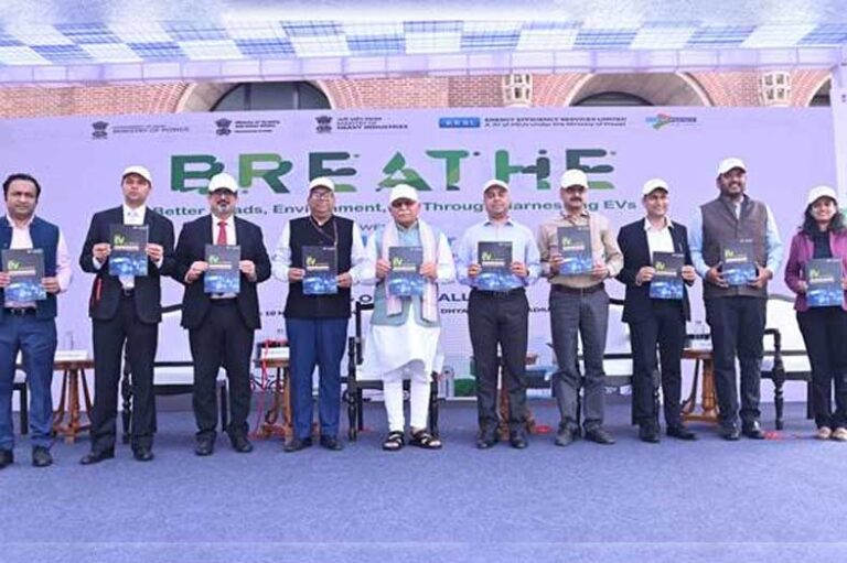 Union Minister Manohar Lal launched CESL’s ‘EV as a Service’ program to supply 5,000 EVs to the government sector.