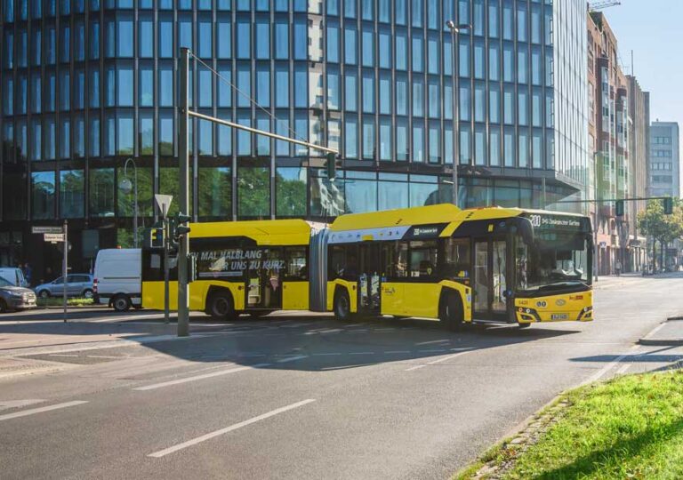 Solaris delivers the world’s first electric bus equipped with Battery Passport.