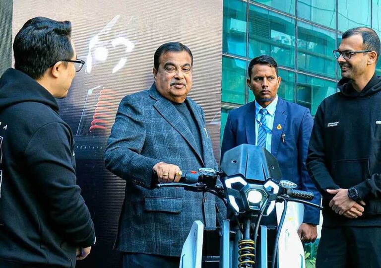Createara Mobility revealed two electric scooters – IN40 and VM4 | Vampire