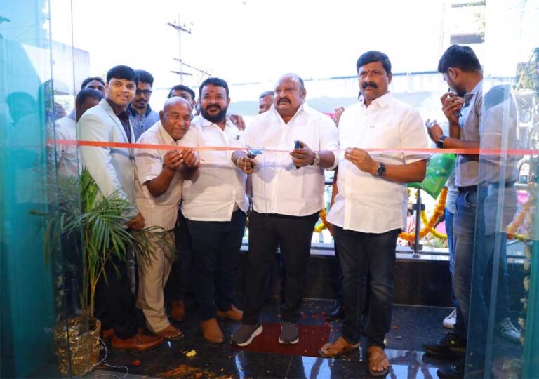 Gravton Motors opens its first outlet in Karimnagar city.