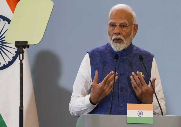 PM Modi calls for investment in mobility sector, promises government support.