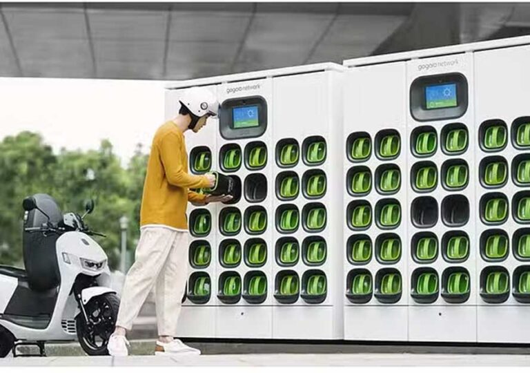Power Ministry issues 2024 guidelines for battery swapping and charging stations.